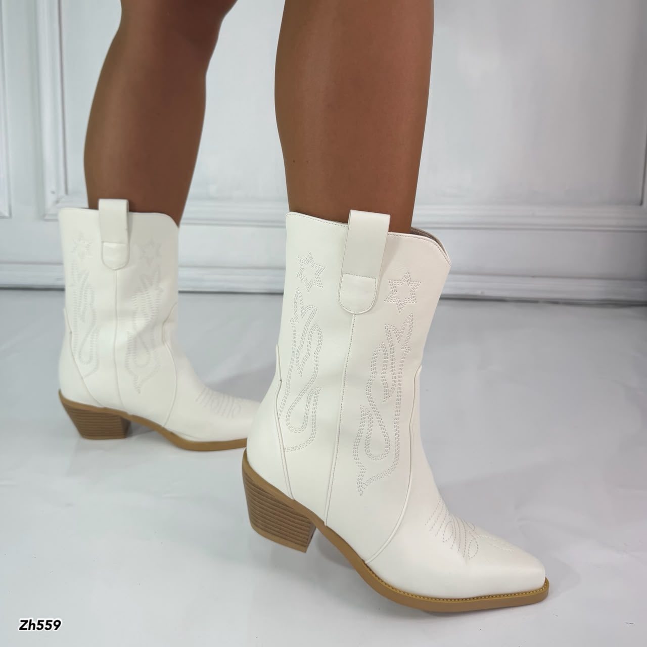 Botin texano blanco tacon 6cm HX3168-C1765